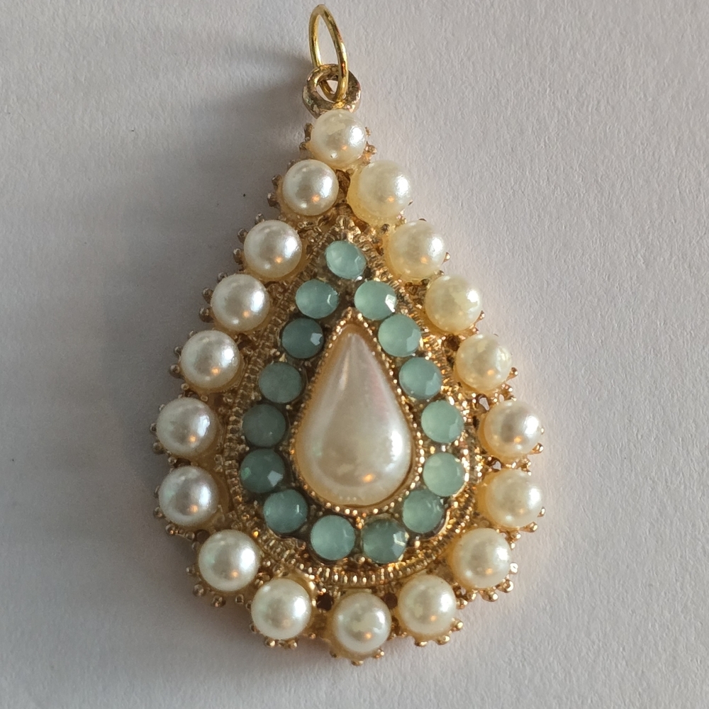 Pendant teardrop shape charm gold tone turquoise blue and white faux pearls